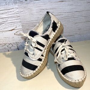 Dolce Vita DV Espadrille Platform Black and Cream Stripe Shoe size 8